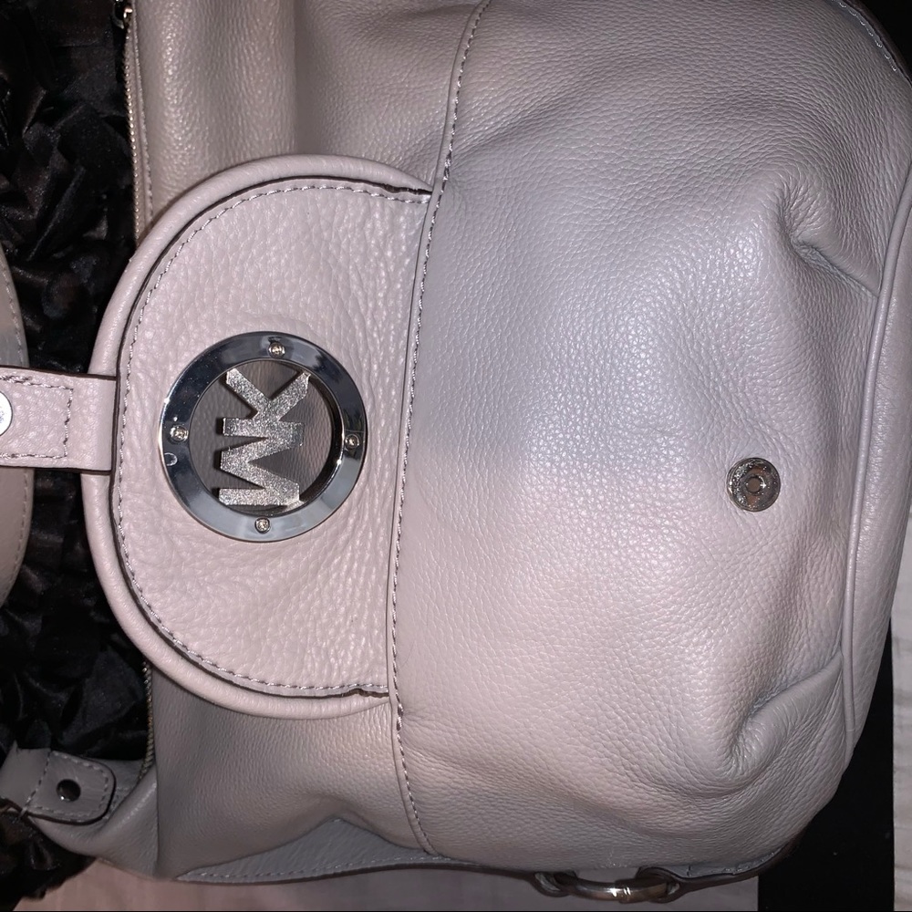 Michael Kors Large Fulton Hobo Shoulder Bag- Cream - Picture 3 of 7